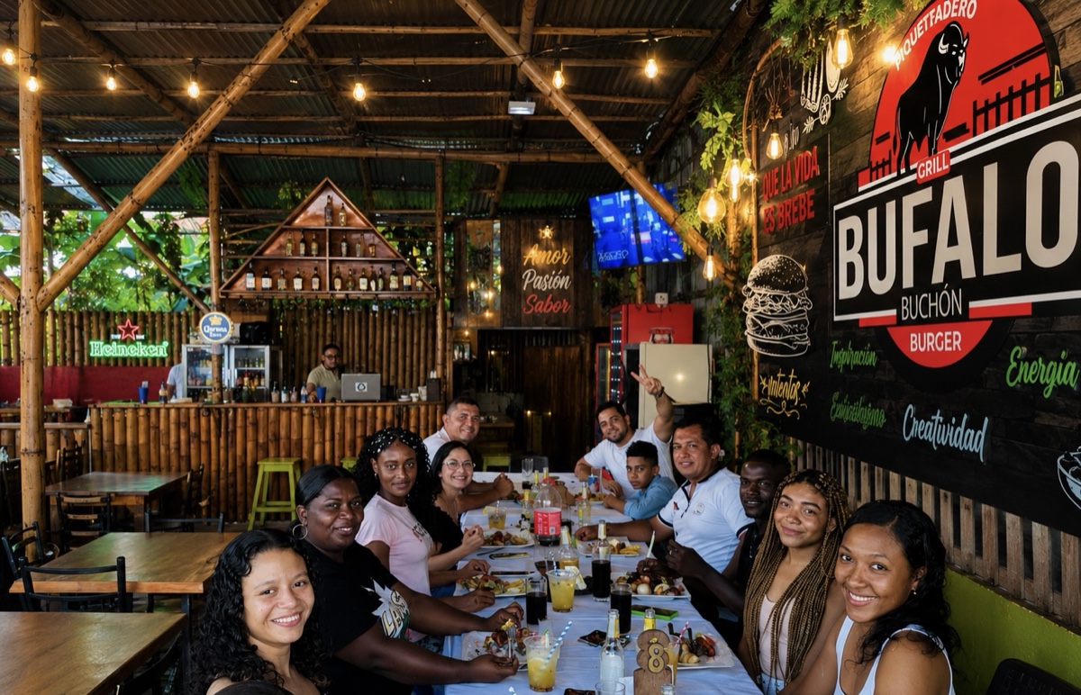 Búfalo Bachón · Equipo y local